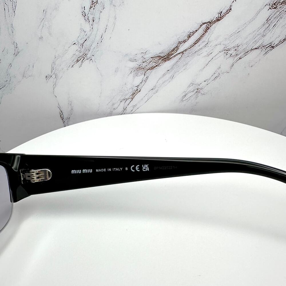 New MIU MIU Vedette Sunglasses Seen on Kylie Jenner - Picture 12 of 16